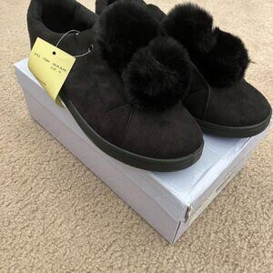 Charles Albert Black Pom-Pom Sneakers